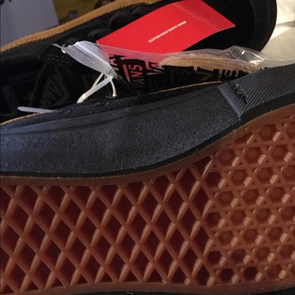 - 🏈🏈NWT Size 6.5 Van’s Black Beauty 112 VANS - Picture 7 of 8